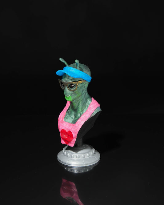 0494 - Alien Tourist Bust Kevin