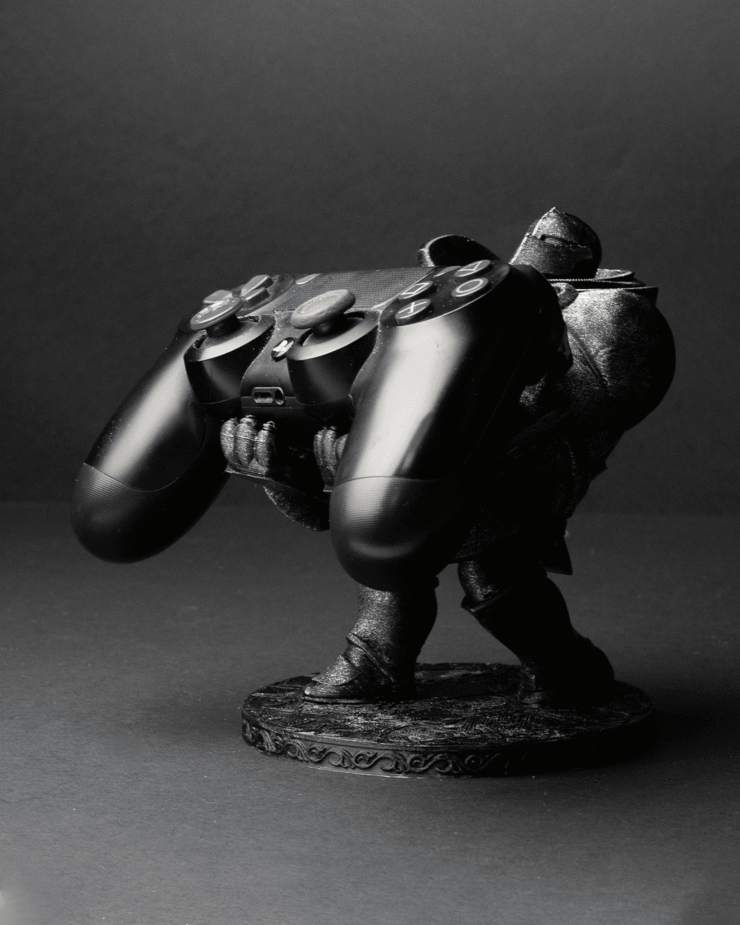0094 - Knight Controller Holder