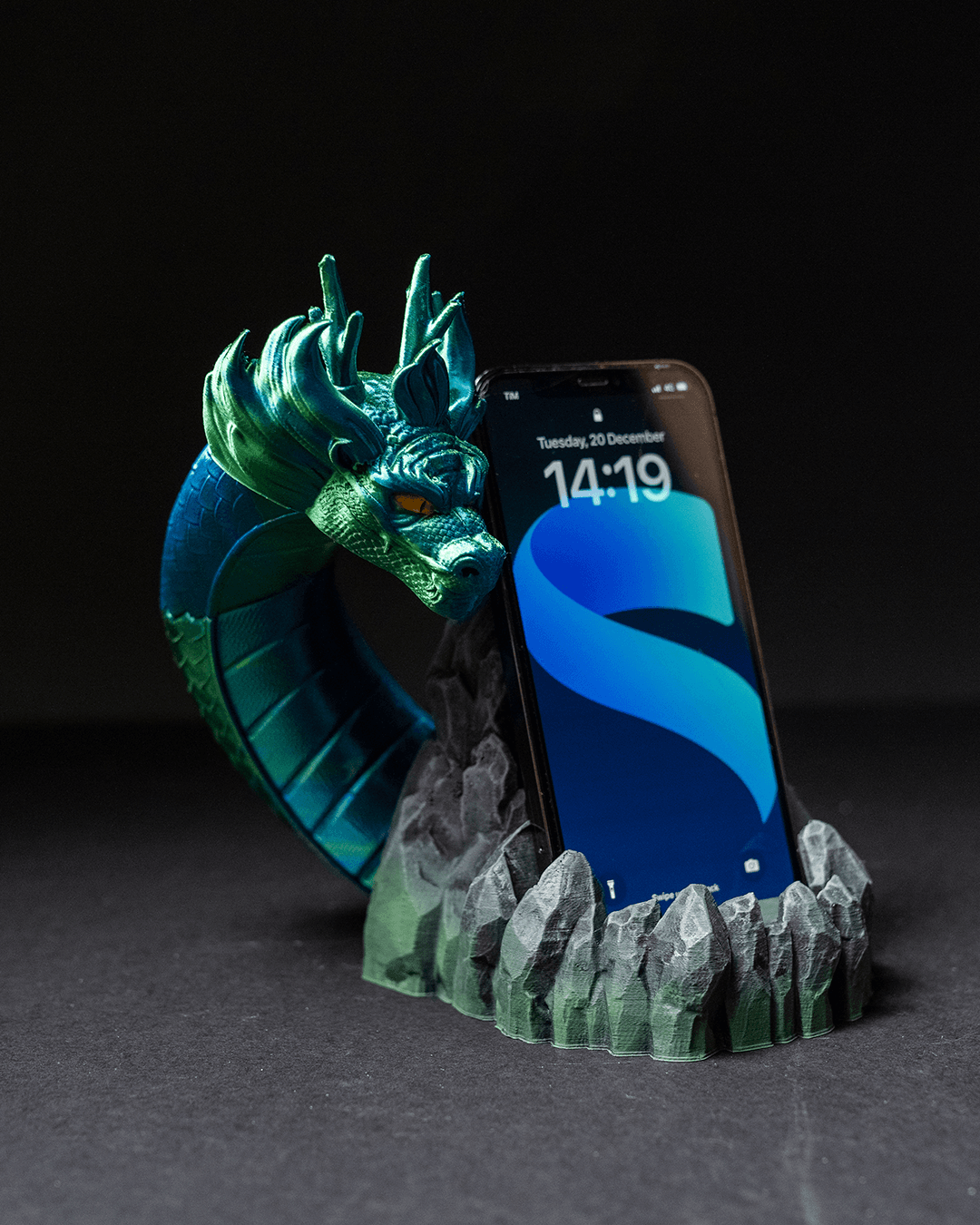 0273 - Blaze, The Dragon Phone Guardian