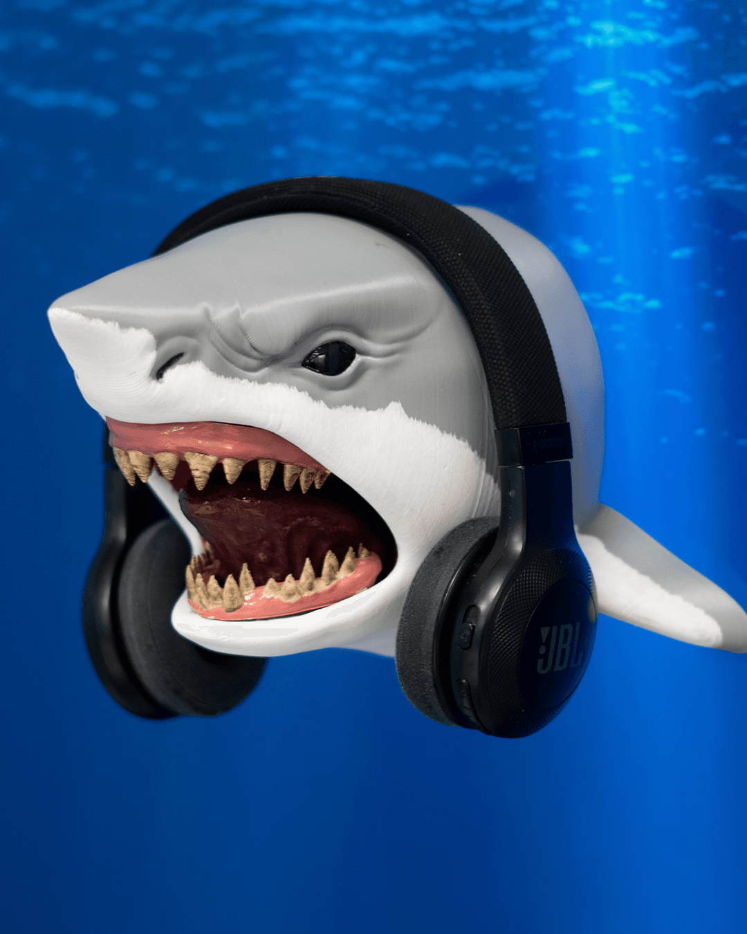 0100 - Shark Hanger