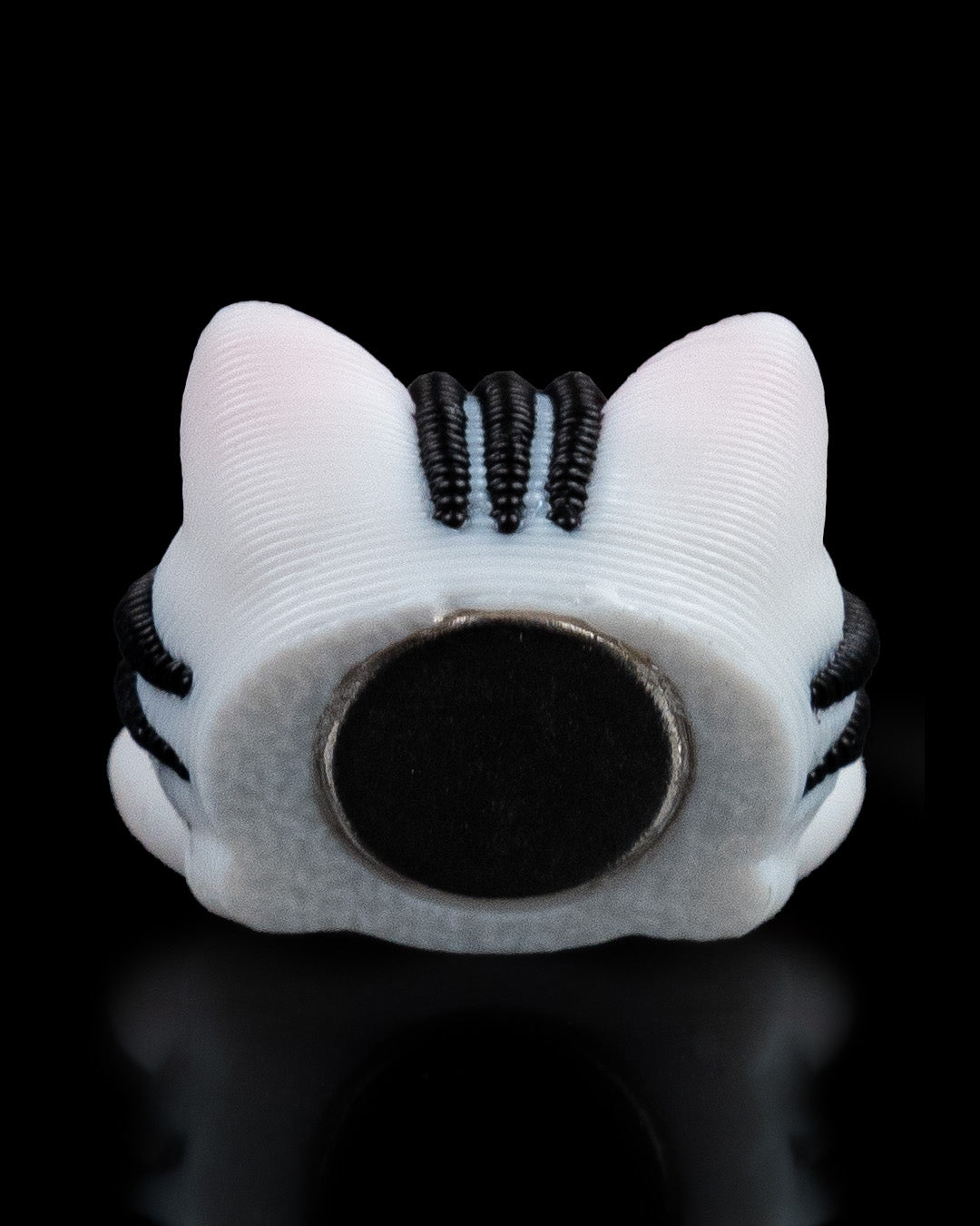 2299 - Purr-ced ear