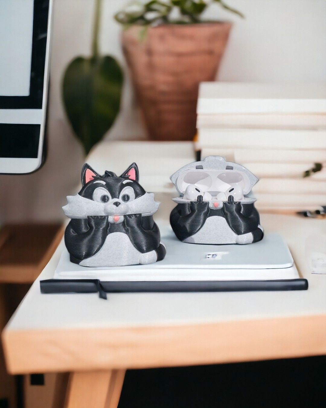 1511 - PunKitty Airpod Case