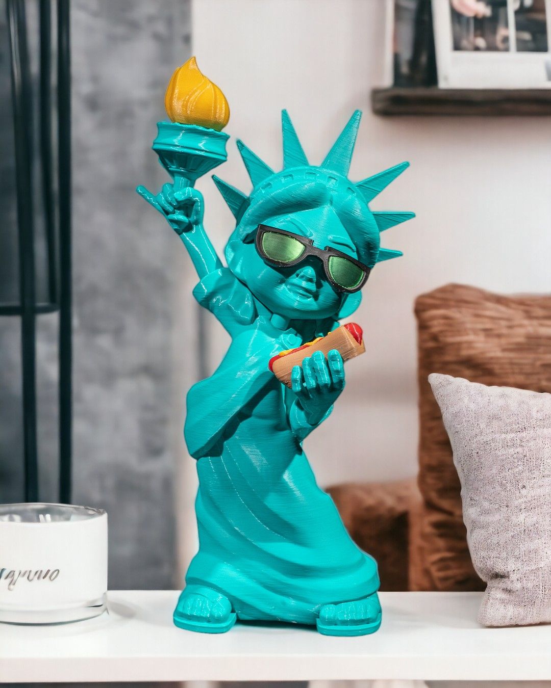1548 - Statue of Lifestyle Liberty