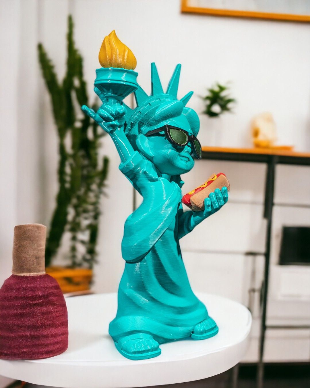 1548 - Statue of Lifestyle Liberty