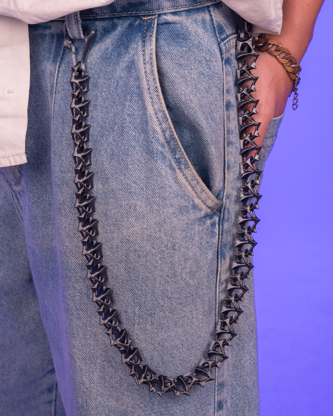 3704 - Bio Connection Chains