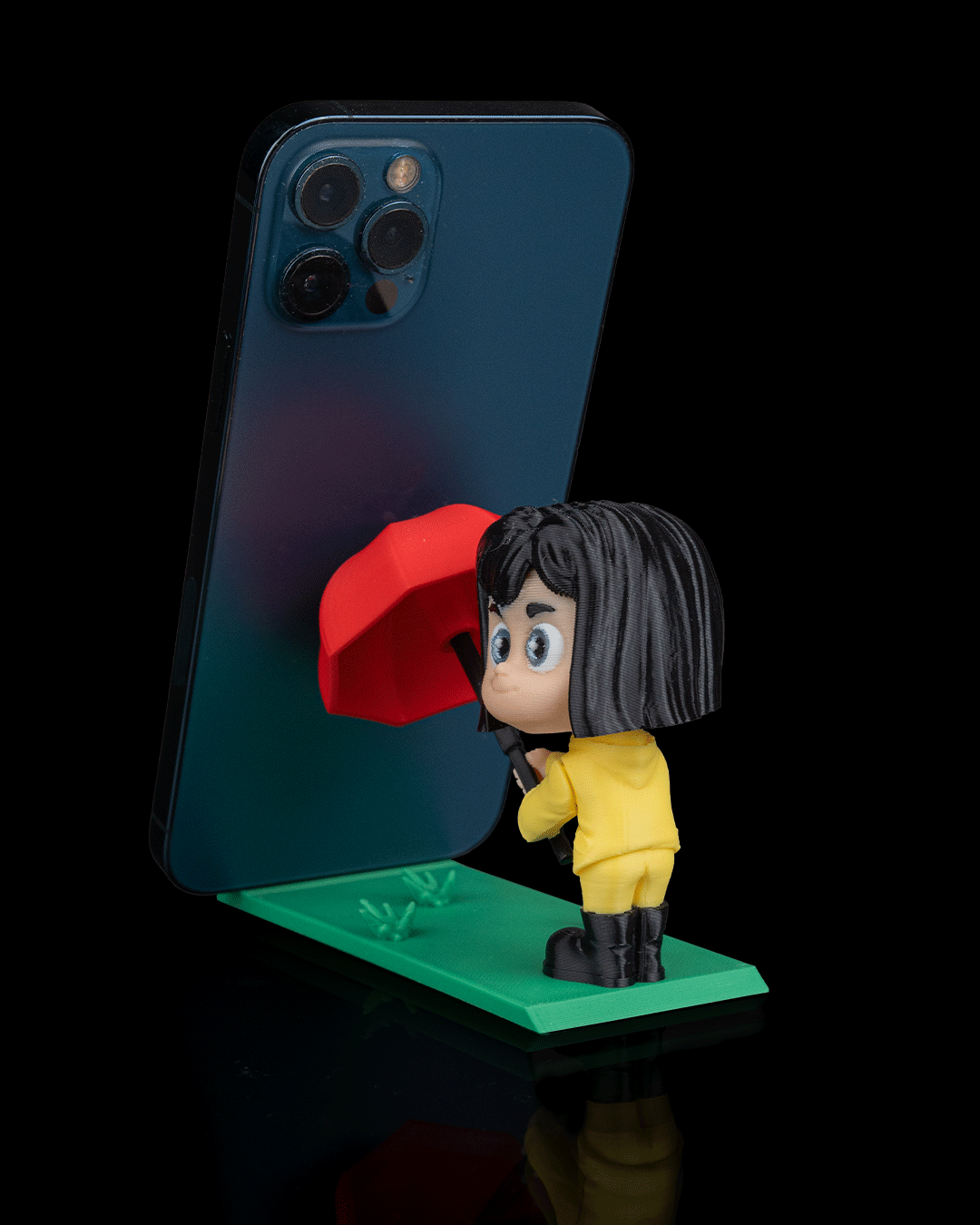2946 - Caught in the Rain Phone Holder