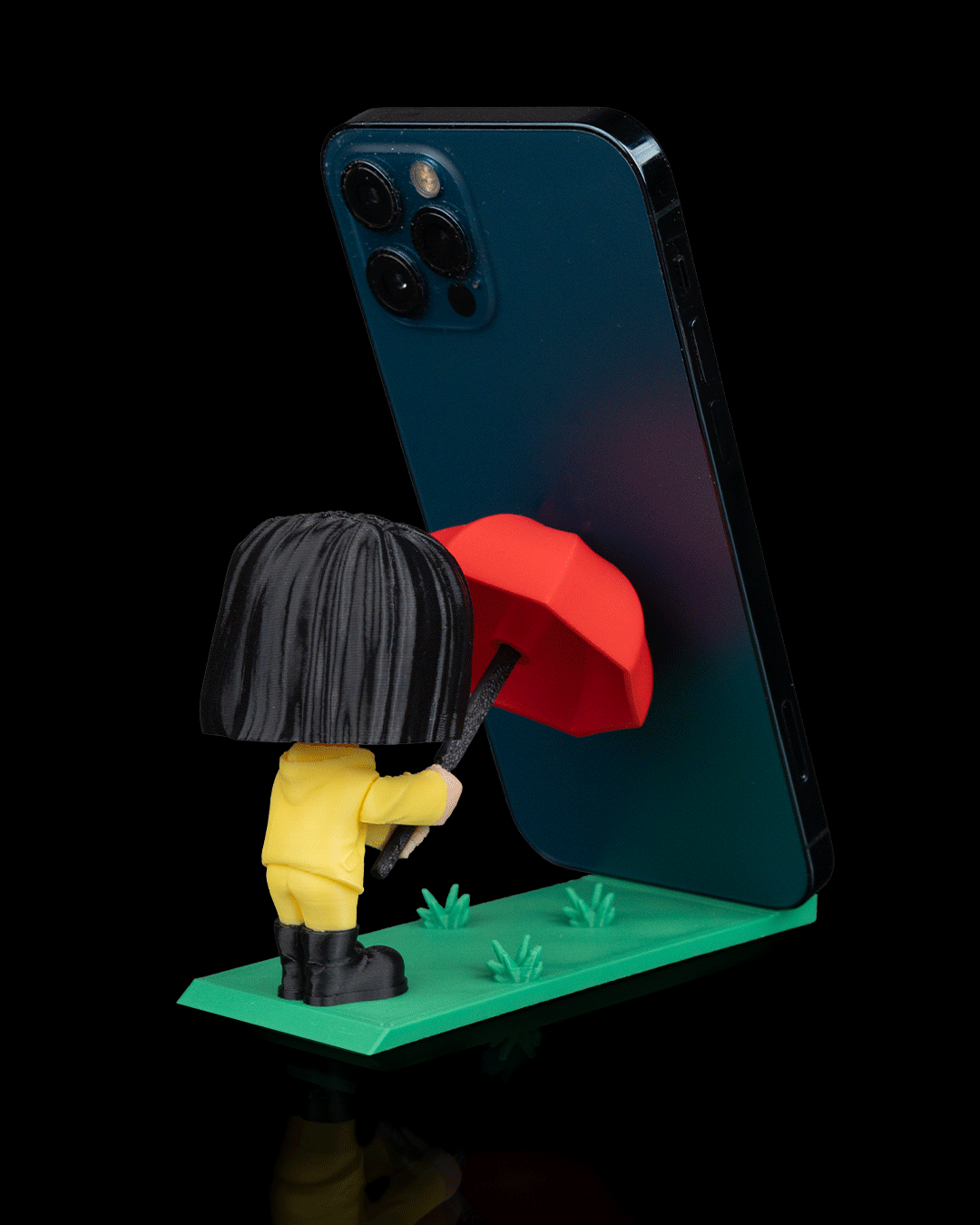 2946 - Caught in the Rain Phone Holder