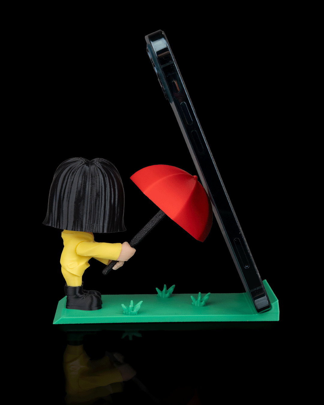2946 - Caught in the Rain Phone Holder