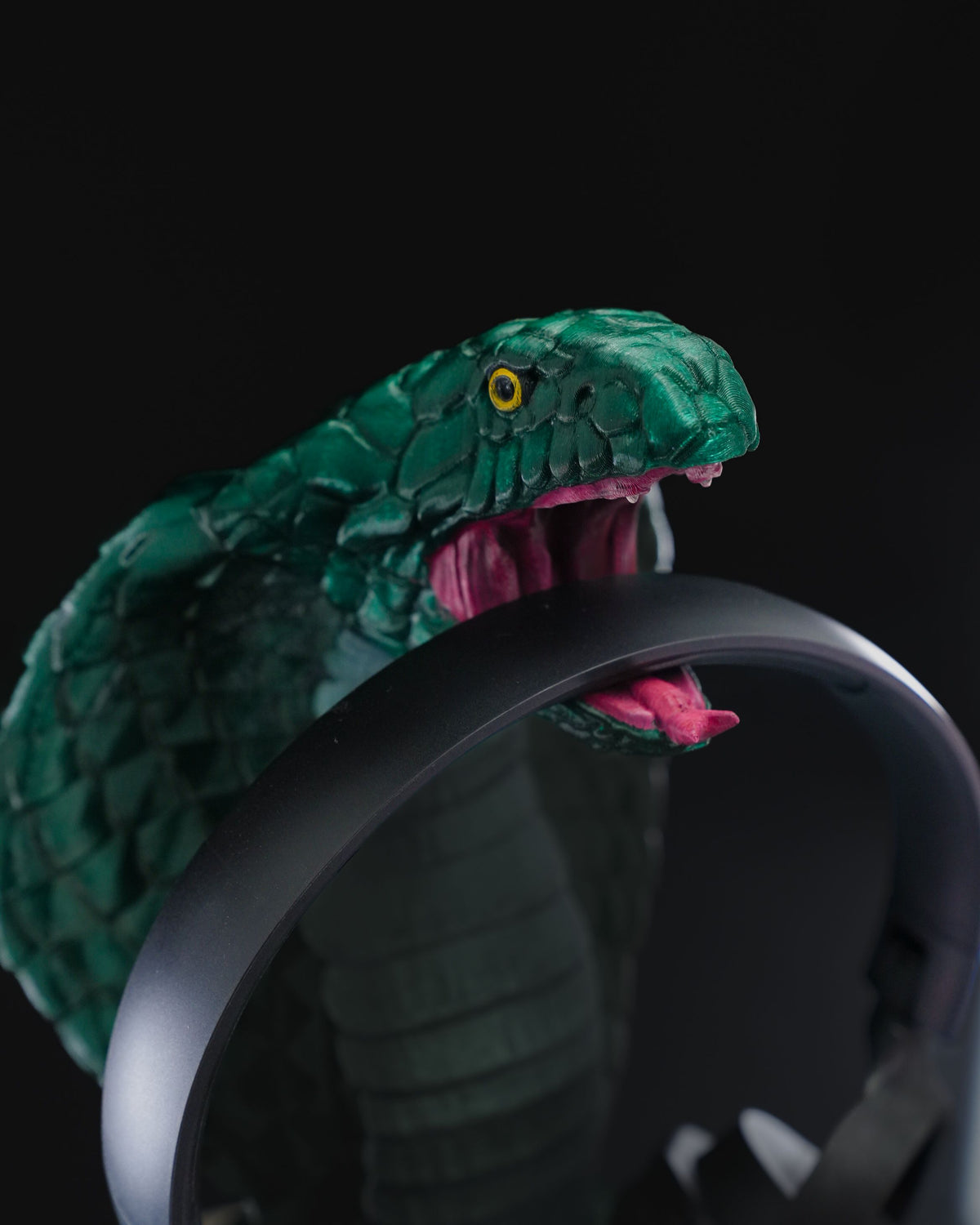 0771 - King Cobra Headphone Holder