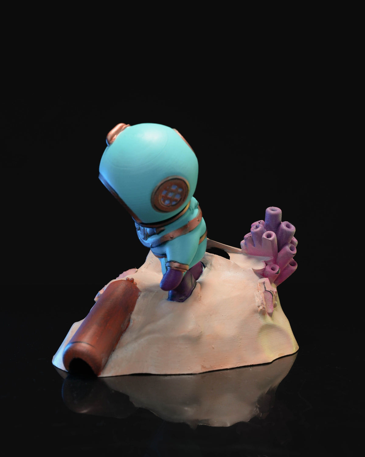 0571 - Deep Diver Phone Holder