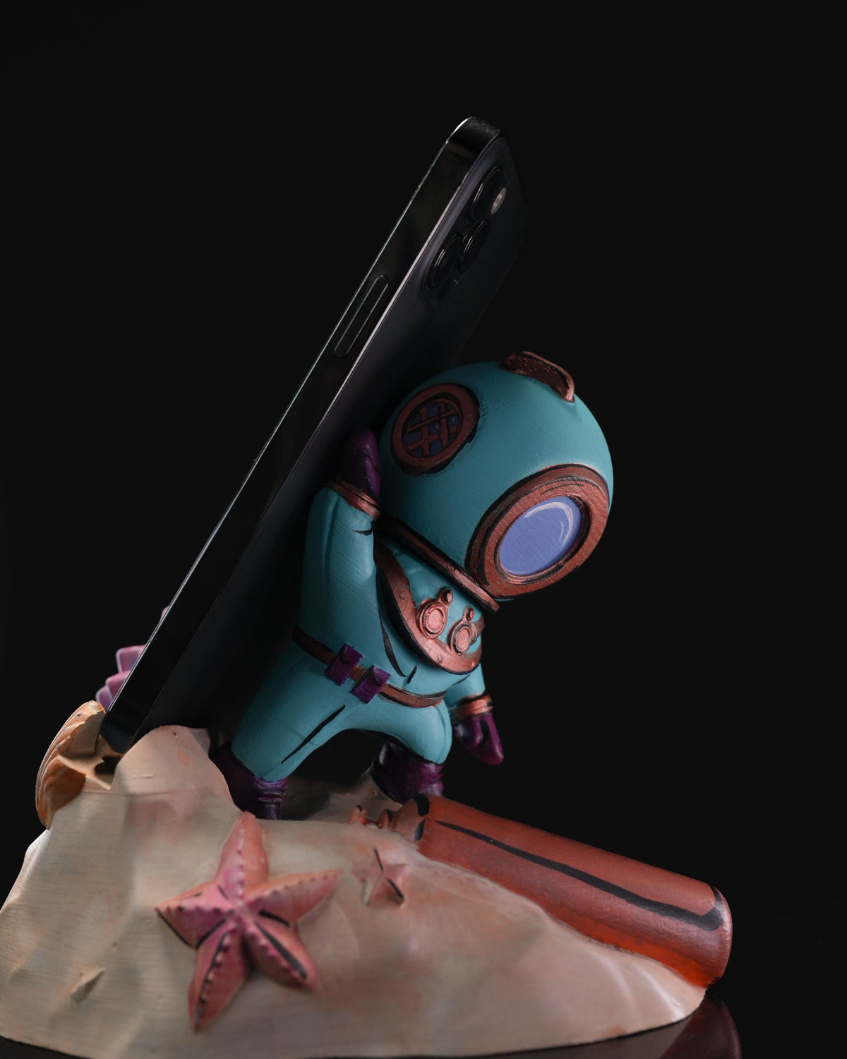 0571 - Deep Diver Phone Holder
