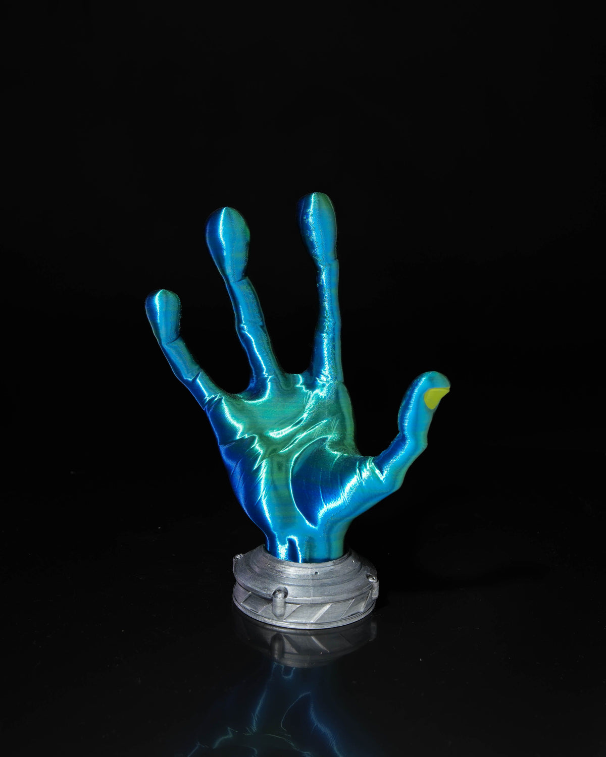0498 - 4-Finger Alien Hand Controller Holder