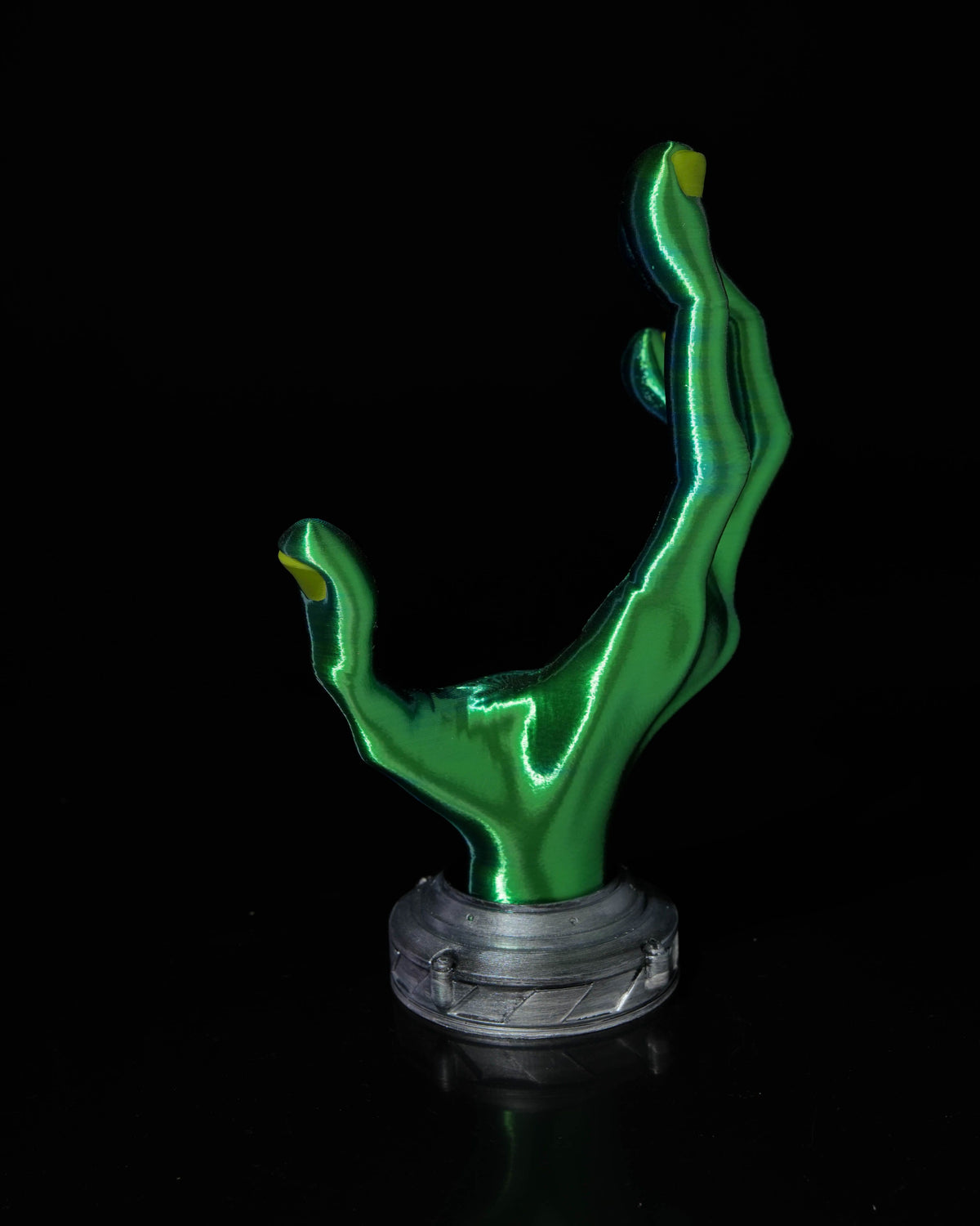 0498 - 4-Finger Alien Hand Controller Holder