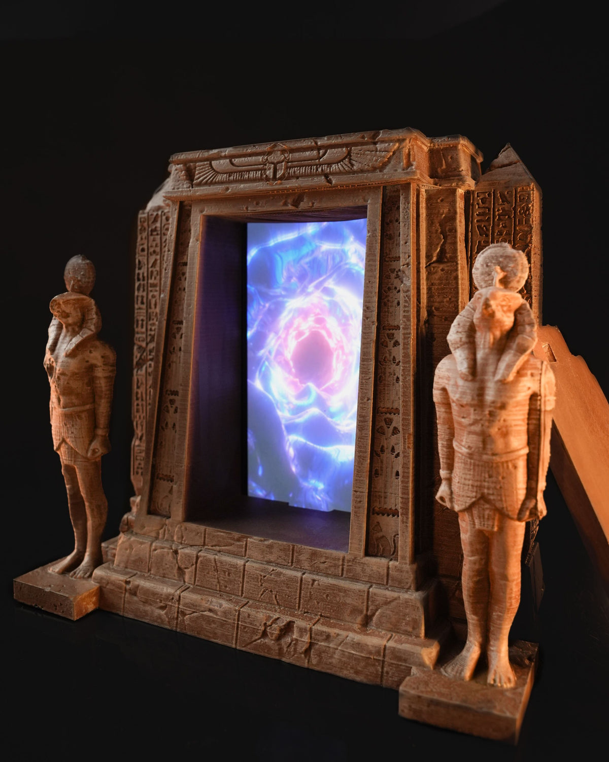 0617 - Mysterious Portal Phone Holder