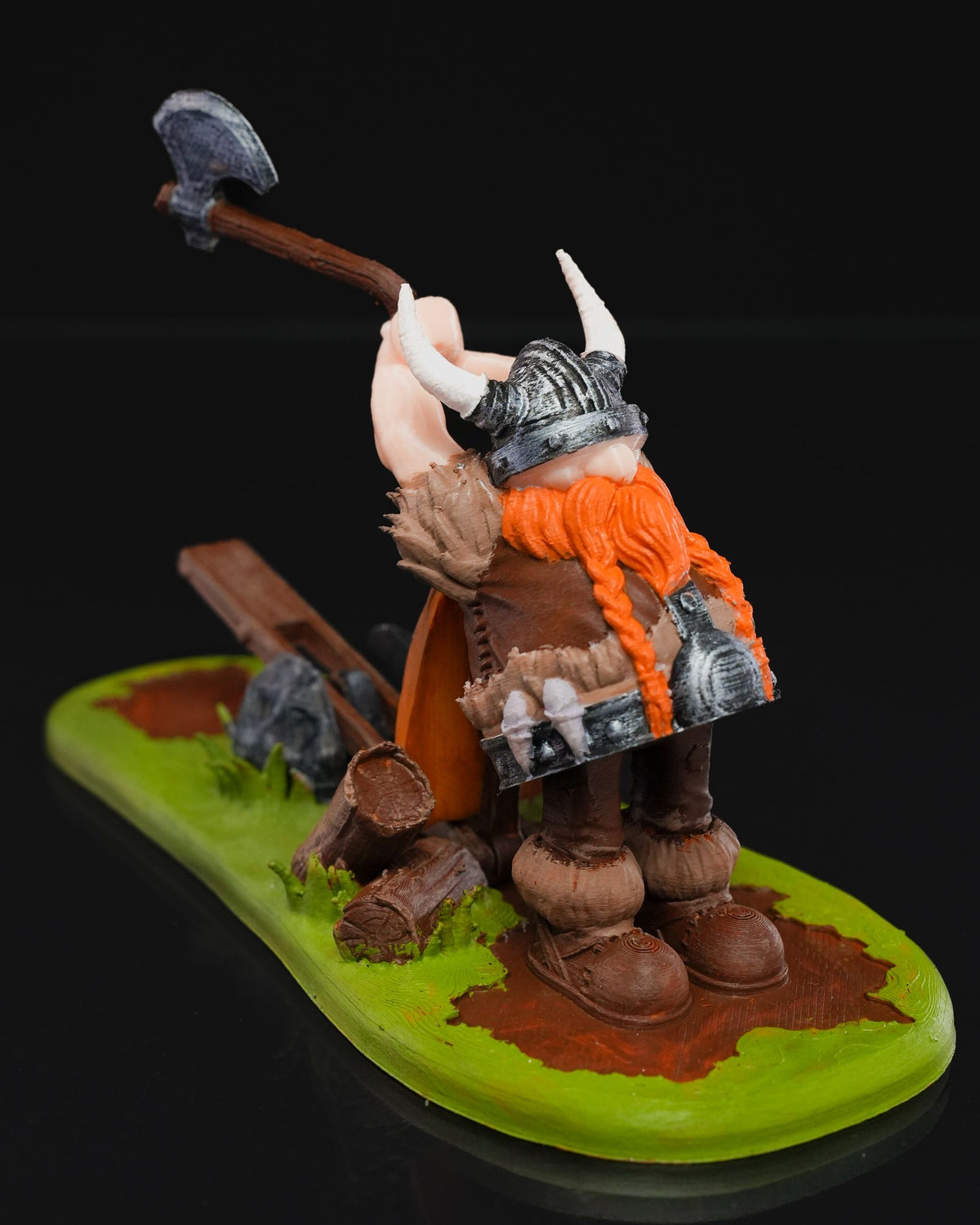 0673 - Axe Throwing Viking