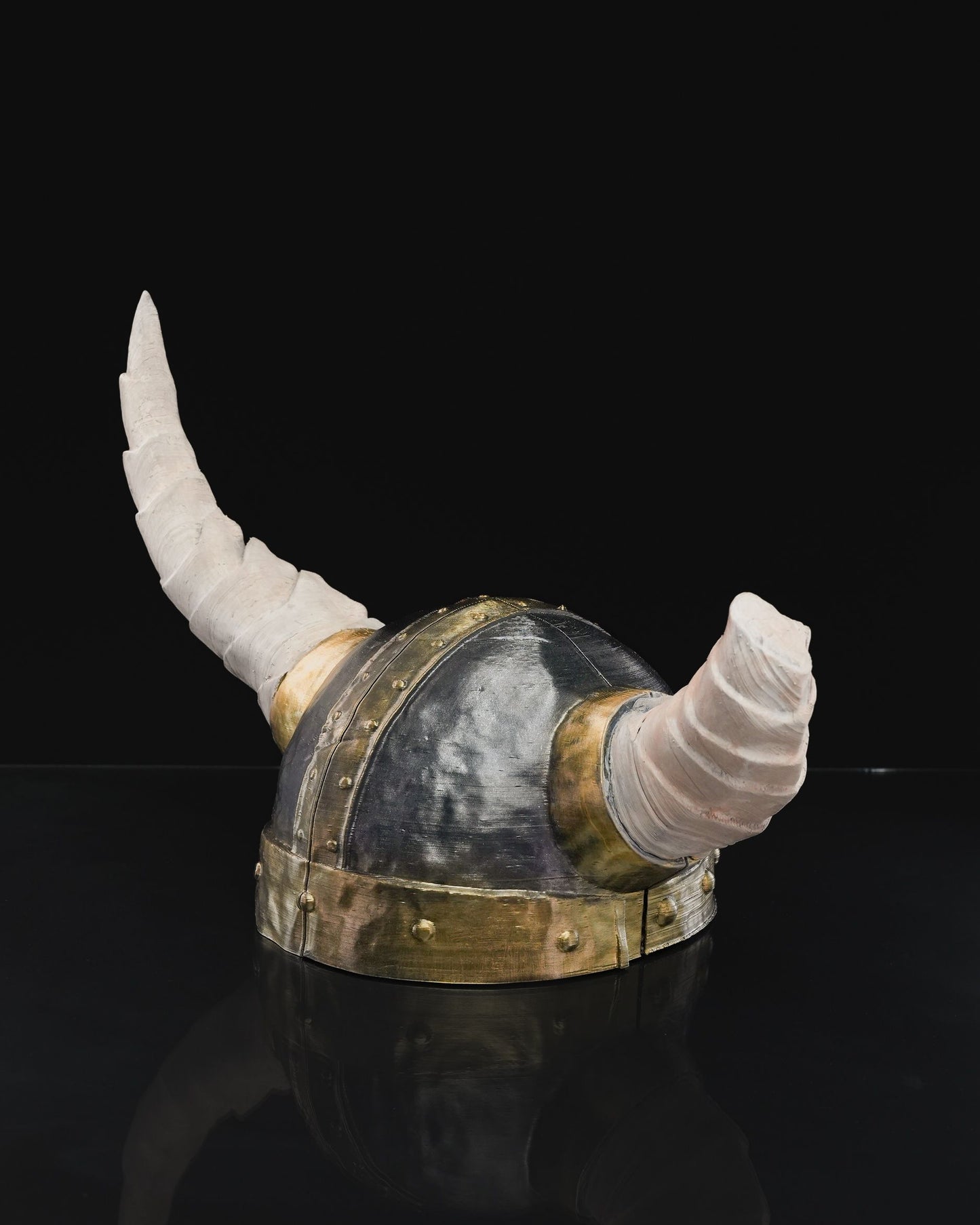 0672 - Norse Horned Helmet