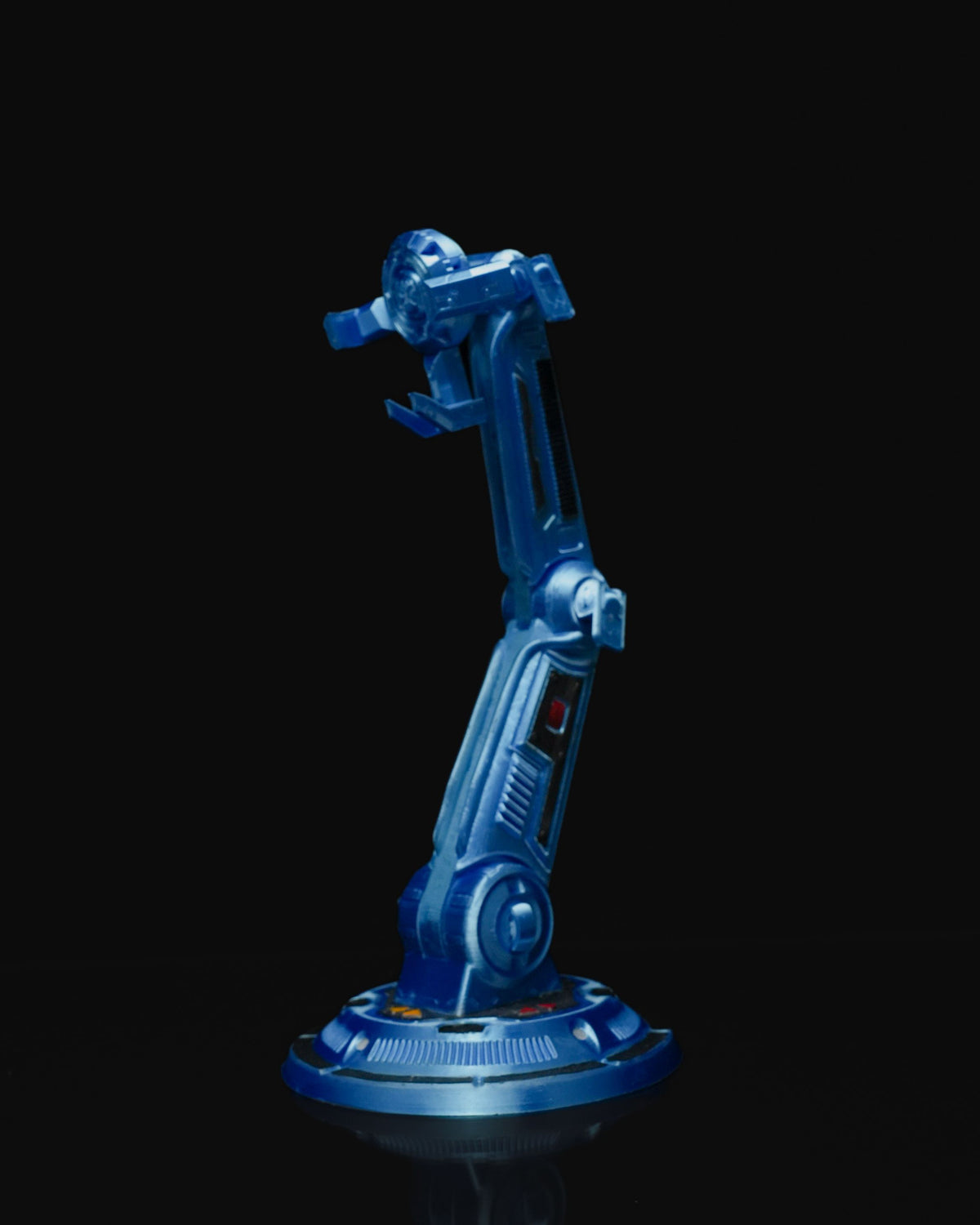 0698 - Robot Claw Phone Holder
