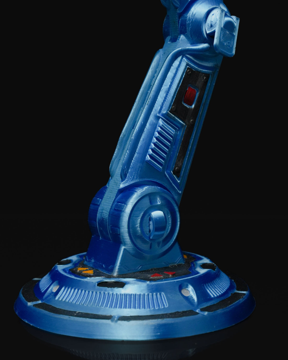 0698 - Robot Claw Phone Holder