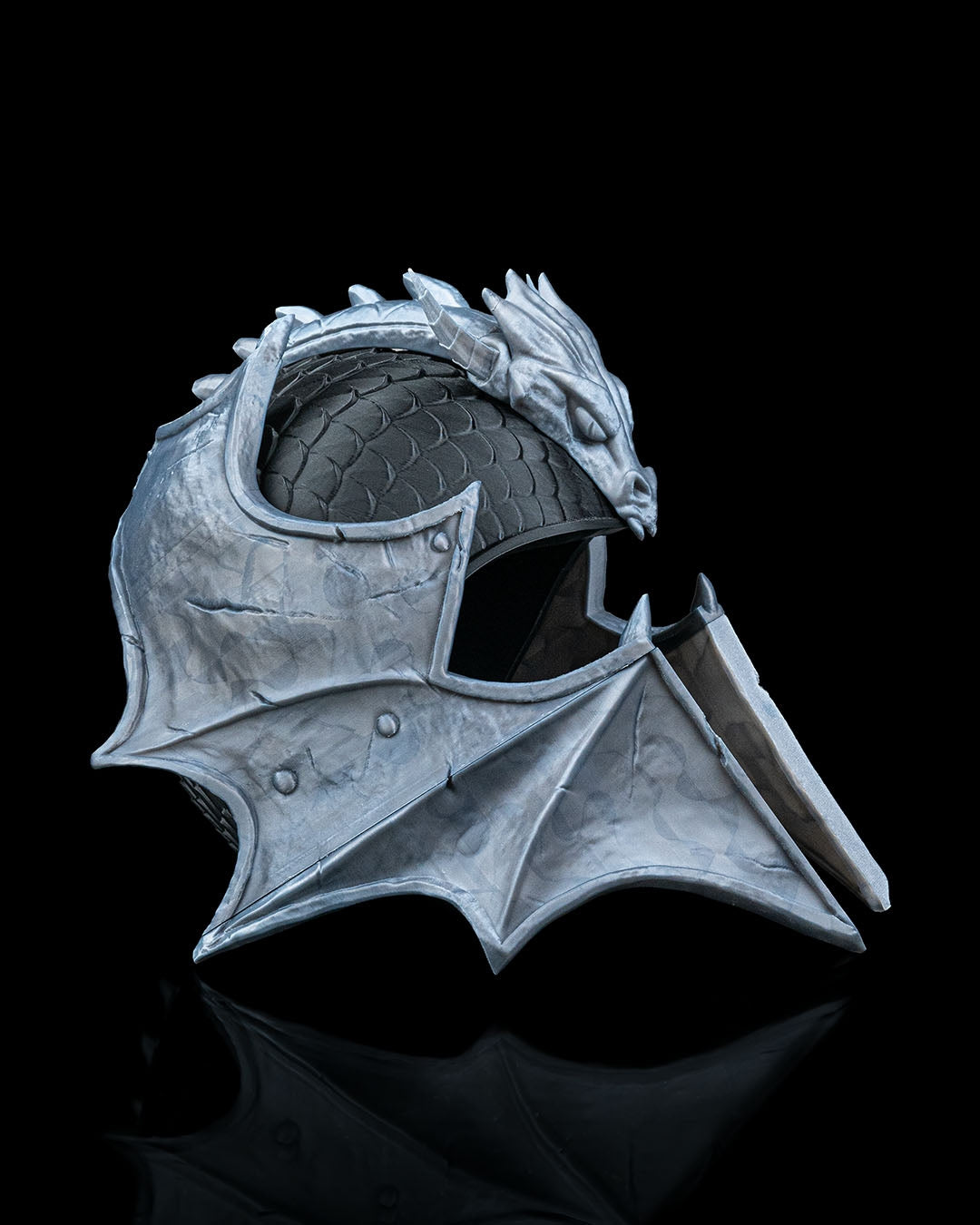 2598 - Dragonkeeper Knight Helmet