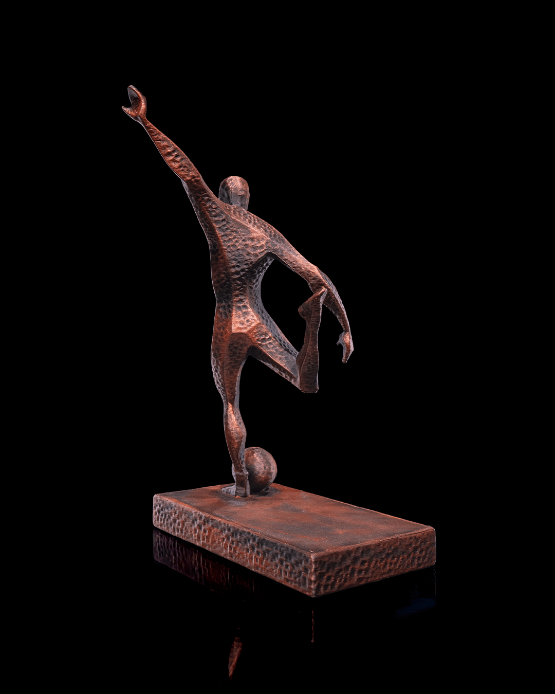 1882 - Football Statue