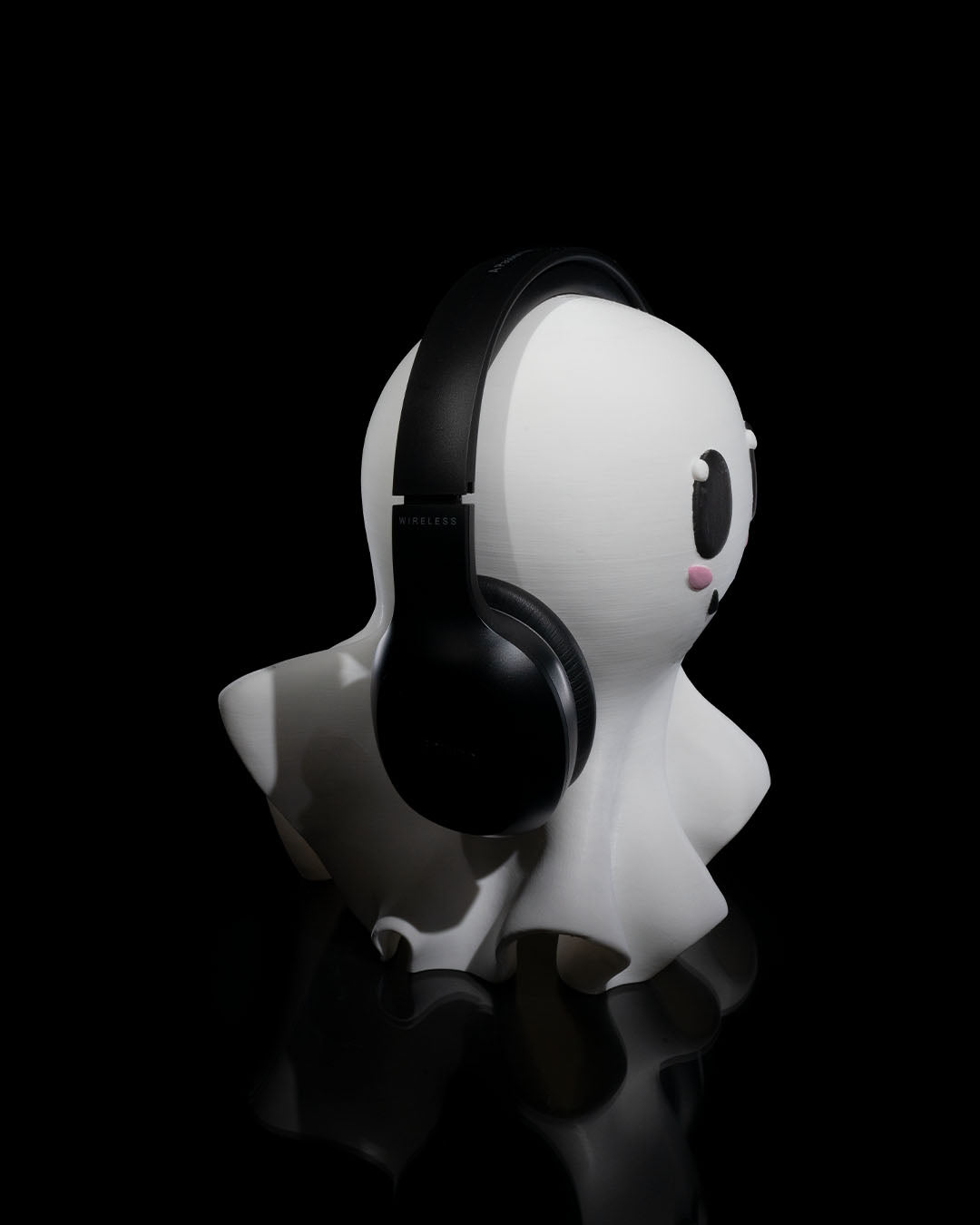 1936 - Gentle Ghost Headphone Holder