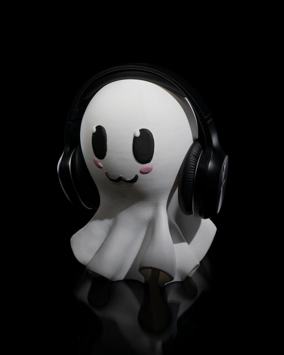 1936 - Gentle Ghost Headphone Holder