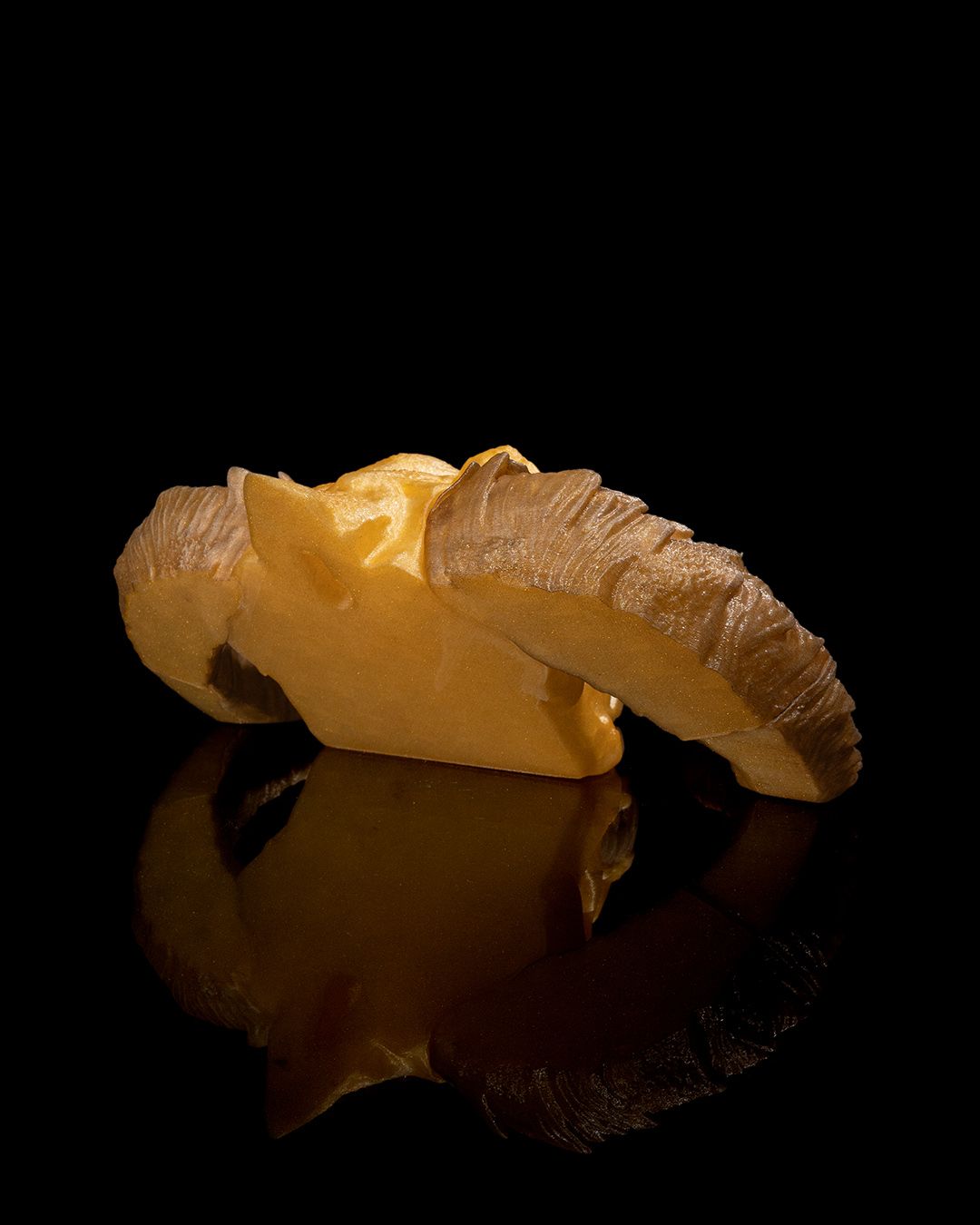 1597 - Gold Dragon Skull