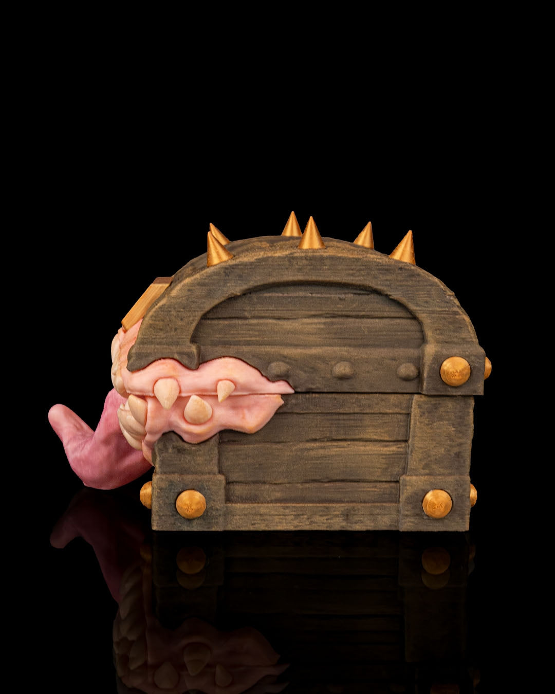 3166 - Greedy Chest - Deck Box