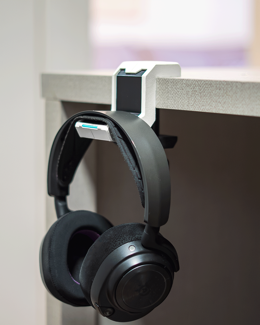 3851 - Helm Anchor - Headphone Holder