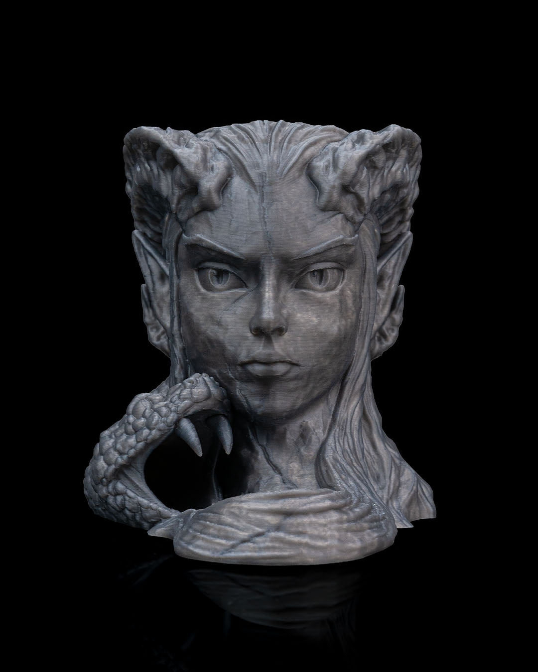 2686 - Infernal Gambit Can Holder & Dice Tower