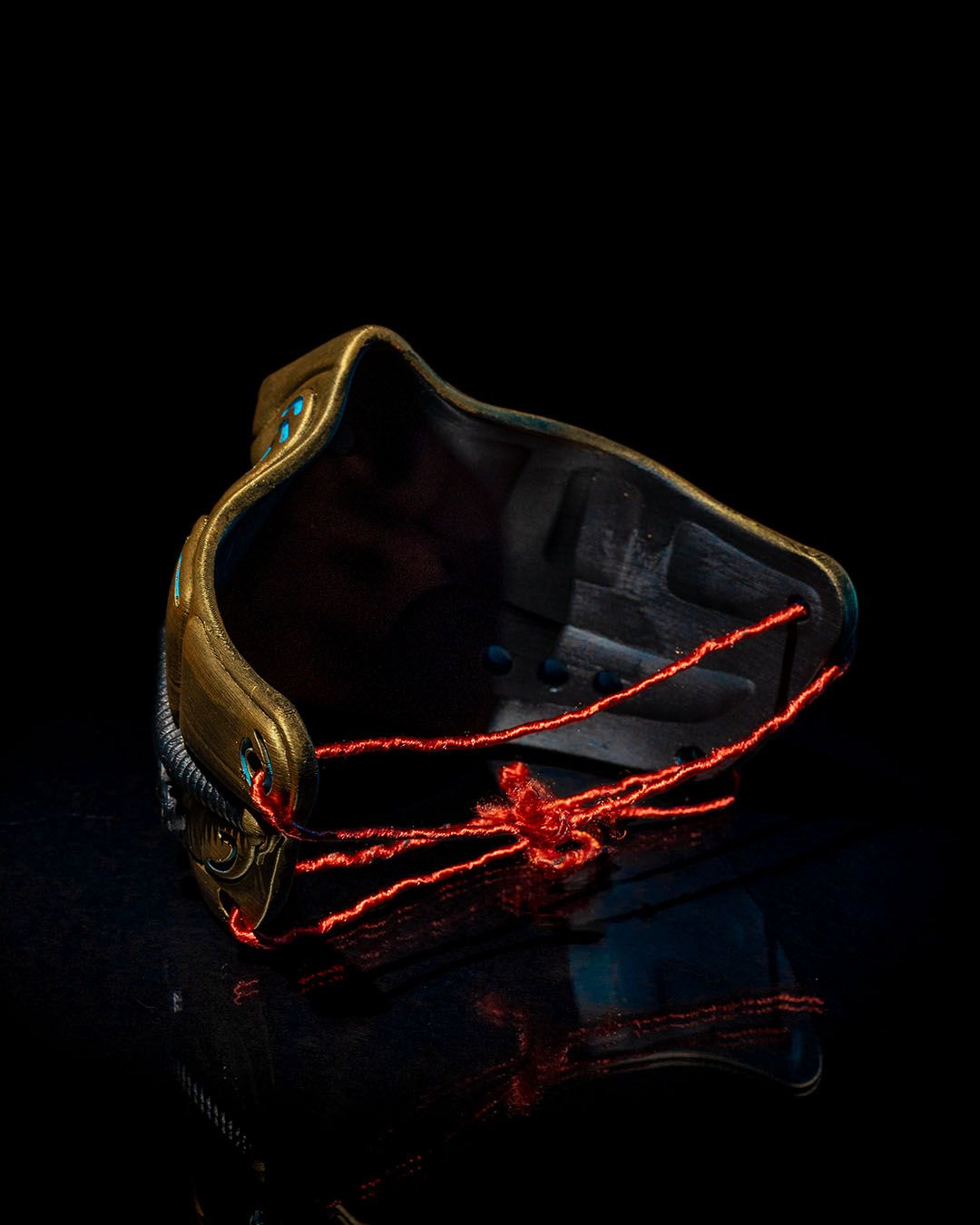 1033 - Metropolis Mask