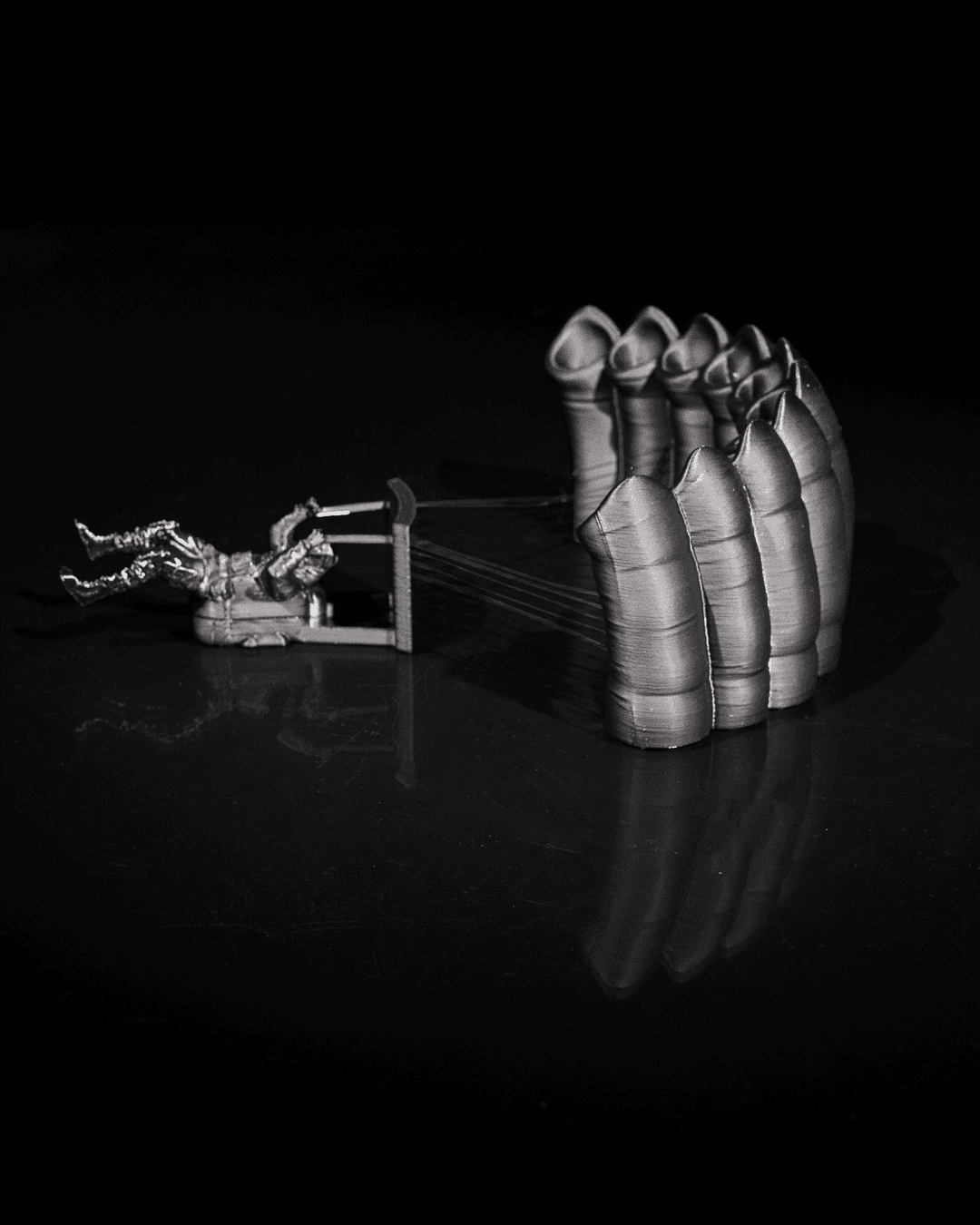 1679 - Parachuting Headphone Holder