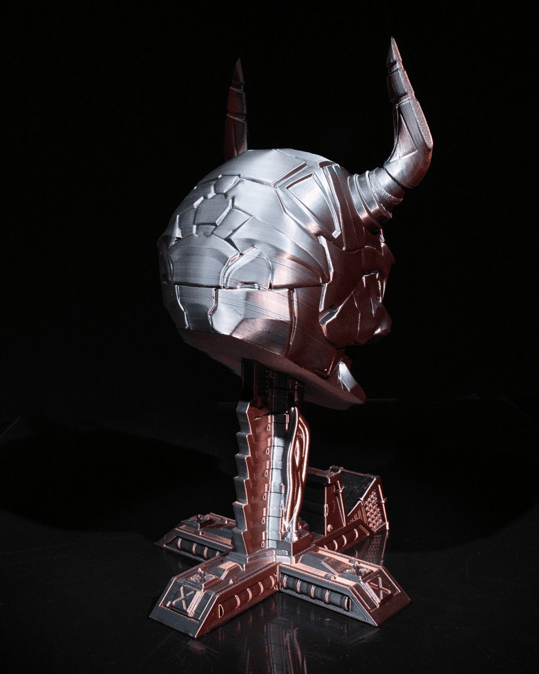 1684 - Sci-Fi Skull Controller and Headphone Holder