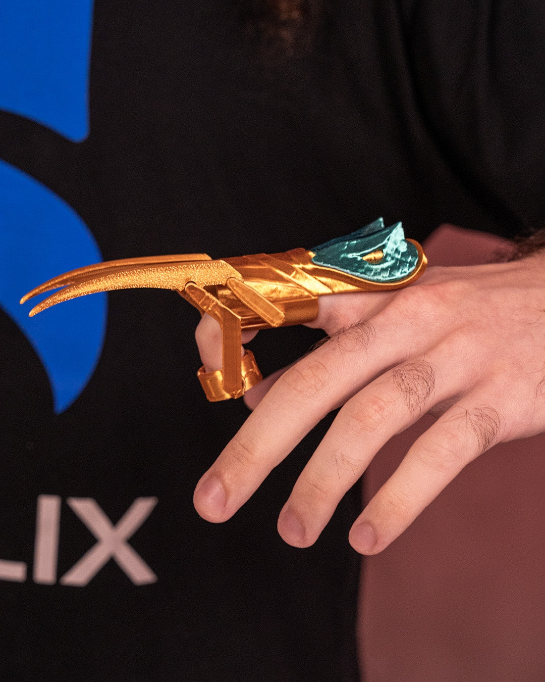 2856 - Snake Strike Finger Blade